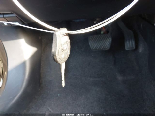 Nissan Versa 1.6 Sv Image 5