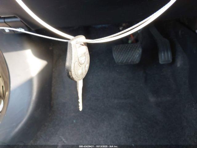 Nissan Versa 1.6 Sv Image 5