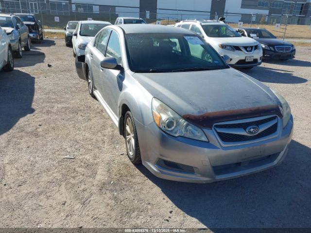 Subaru Legacy 2.5i Premium Image 1