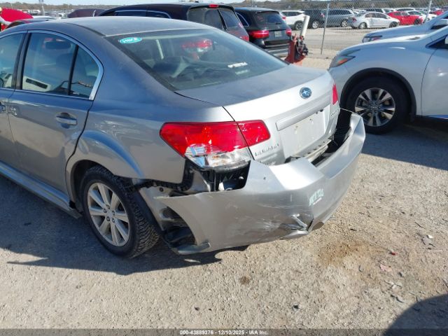 Subaru Legacy 2.5i Premium Image 13