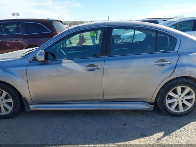 Subaru Legacy 2.5i Premium Image 10