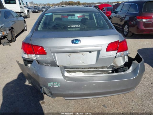 Subaru Legacy 2.5i Premium Image 14