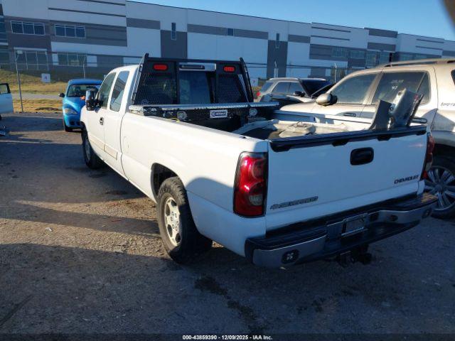 Chevrolet Silverado 1500 Ls Image 2