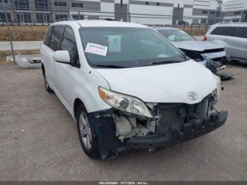  Salvage Toyota Sienna