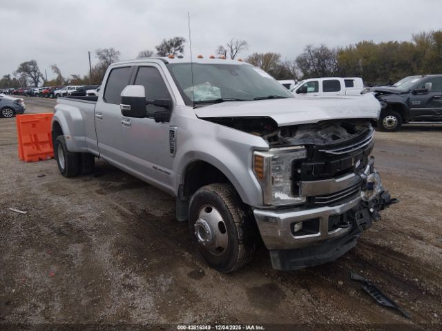 Ford F-350 Lariat Image 1