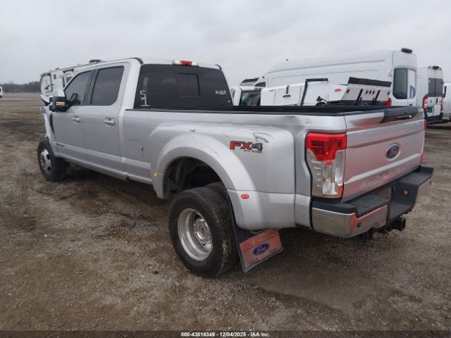 Ford F-350 Lariat Image 12