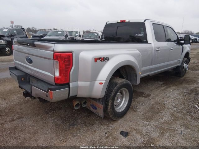 Ford F-350 Lariat Image 14