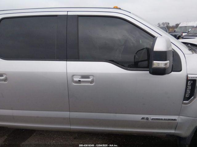 Ford F-350 Lariat Image 8