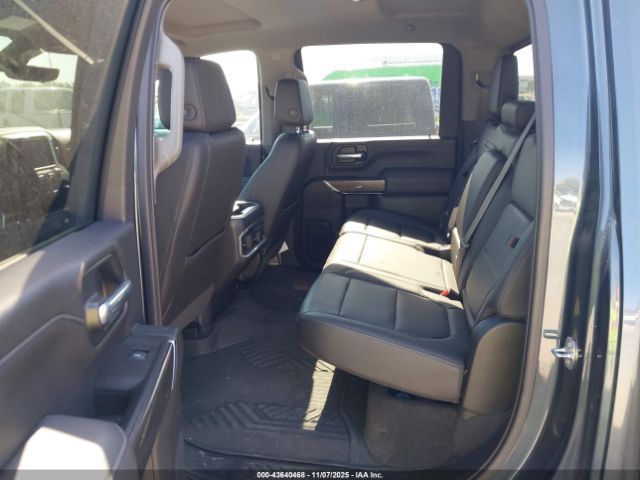 Chevrolet Silverado 2500 Image 13