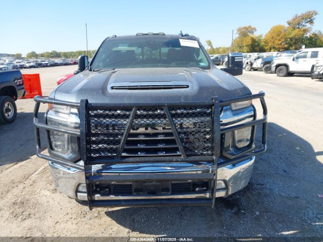 Chevrolet Silverado 2500 Image 14