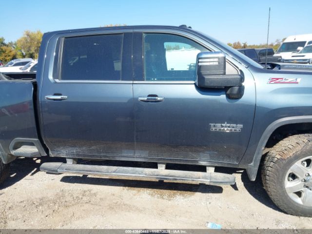 Chevrolet Silverado 2500 Image 12