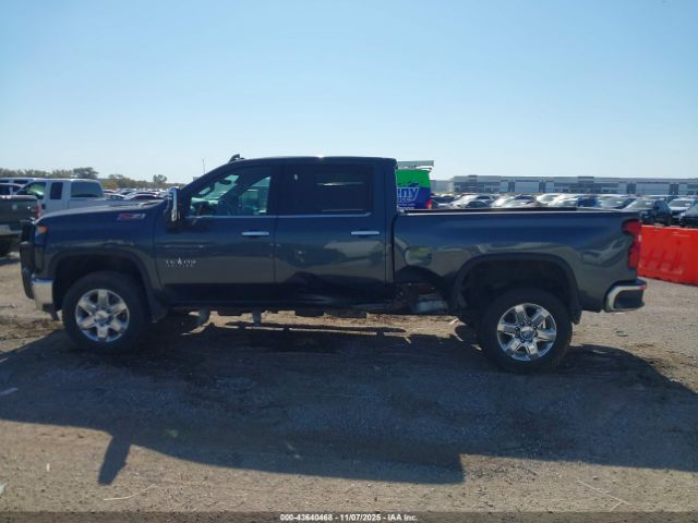 Chevrolet Silverado 2500 Image 16