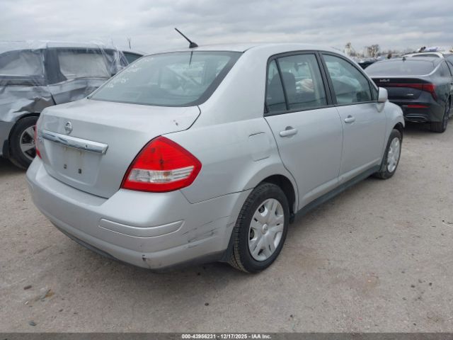 Nissan Versa 1.8s Image 3