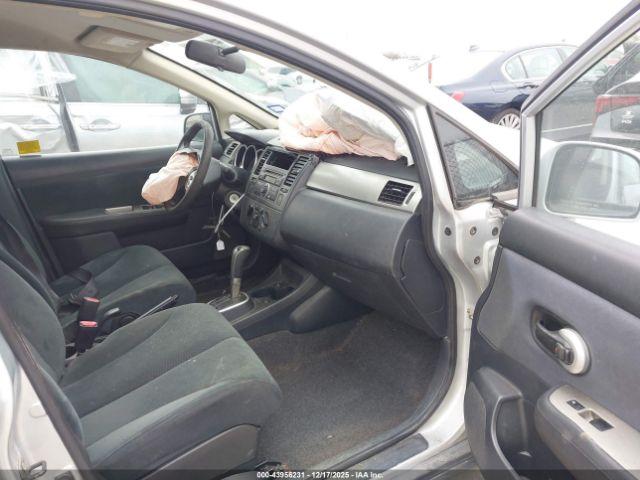 Nissan Versa 1.8s Image 2