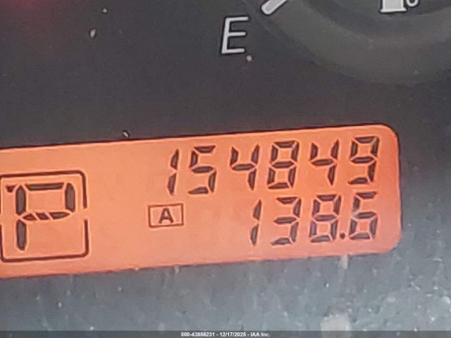 Nissan Versa 1.8s Image 10