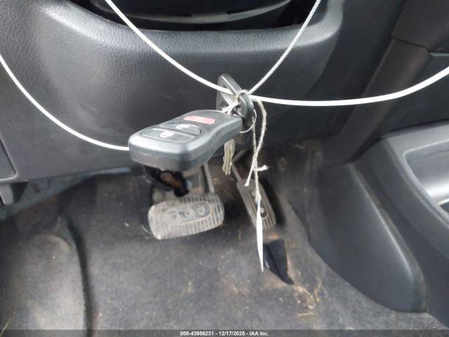 Nissan Versa 1.8s Image 6