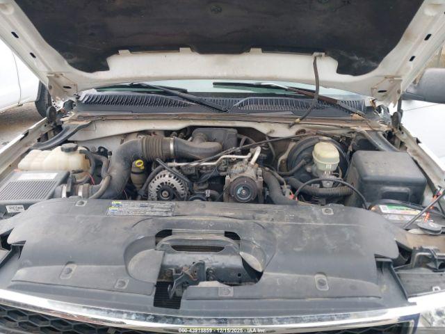 Chevrolet Silverado 1500 Work Truck Image 9