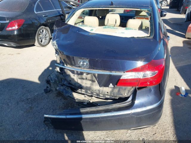 Hyundai Genesis 3.8 Image 6