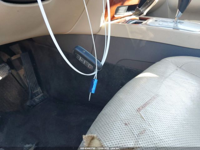 Hyundai Genesis 3.8 Image 2