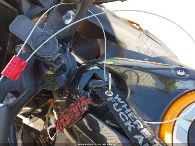 Kawasaki Ex650 P Image 9