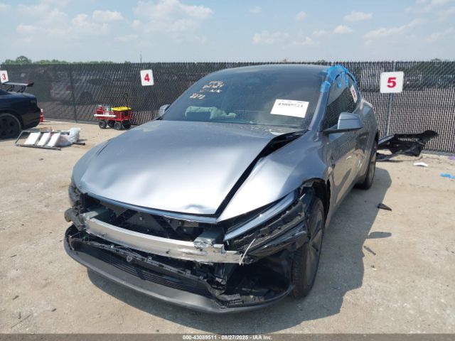 Tesla Model Y Long Range Dual Motor All-wheel Drive Image 4