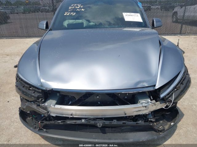 Tesla Model Y Long Range Dual Motor All-wheel Drive Image 9