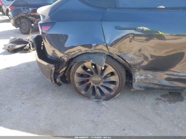 Tesla Model Y Performance Dual Motor All-wheel Drive Image 14