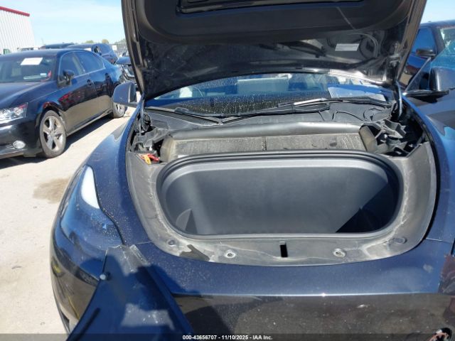 Tesla Model Y Performance Dual Motor All-wheel Drive Image 4