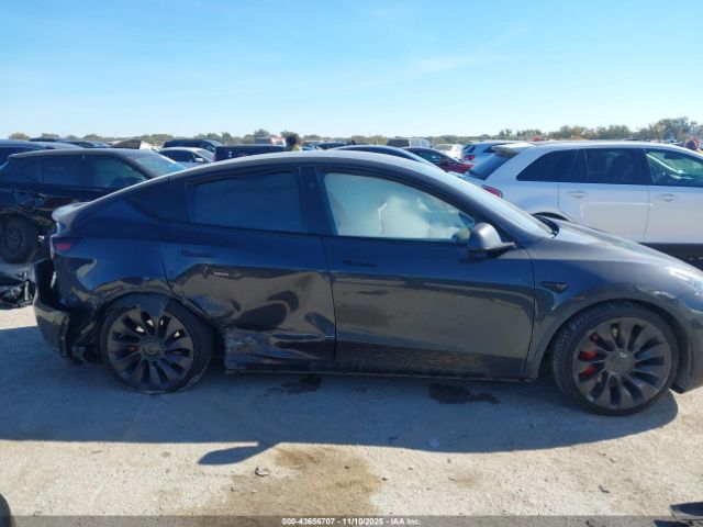 Tesla Model Y Performance Dual Motor All-wheel Drive Image 9