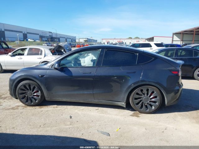 Tesla Model Y Performance Dual Motor All-wheel Drive Image 7