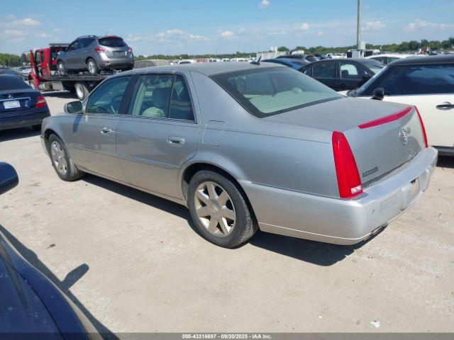 Cadillac DTS Standard Image 7