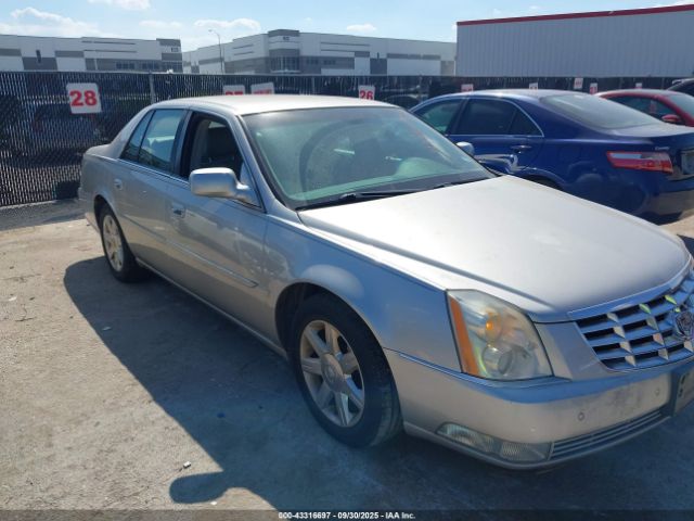 Cadillac DTS Standard Image 5