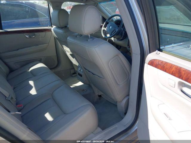 Cadillac DTS Standard Image 6