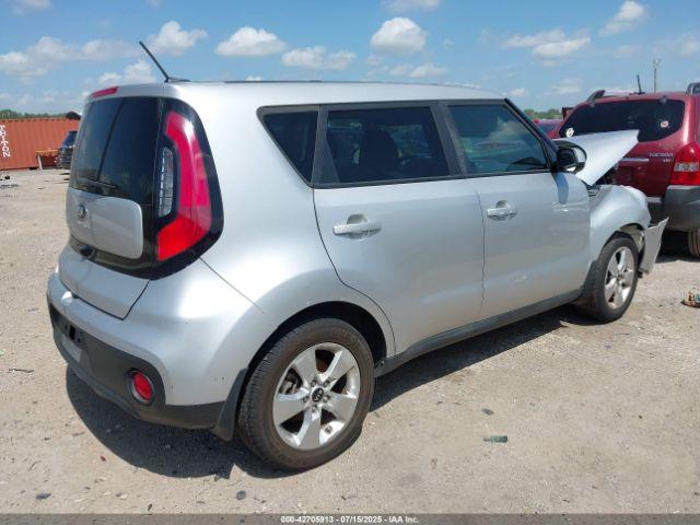 Kia Soul Image 2