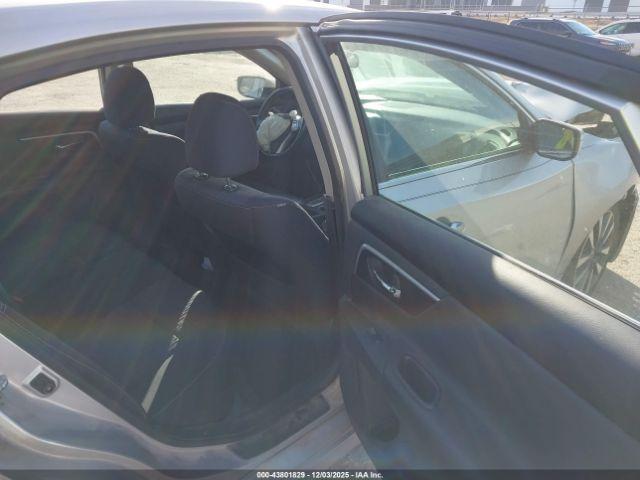 Nissan Altima 2.5 Sv Image 9