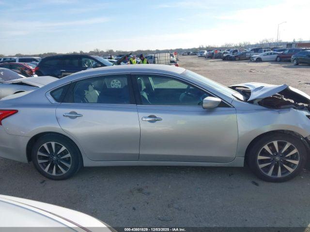 Nissan Altima 2.5 Sv Image 12