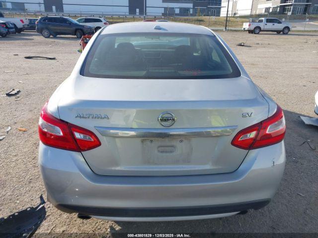 Nissan Altima 2.5 Sv Image 4