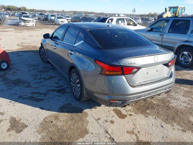 Nissan Altima Sv Fwd Image 2