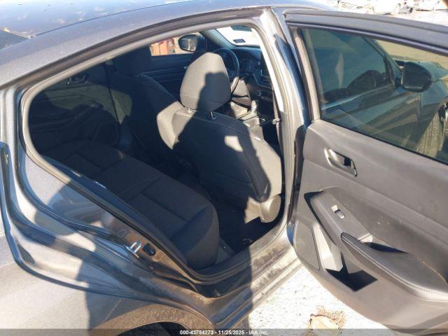 Nissan Altima Sv Fwd Image 8