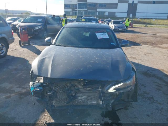 Nissan Altima Sv Fwd Image 12