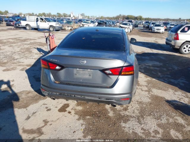 Nissan Altima Sv Fwd Image 15