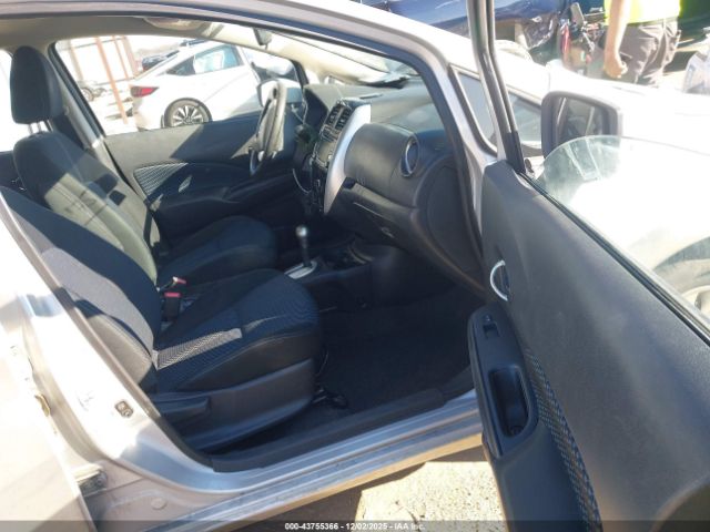 Nissan Versa Image 5