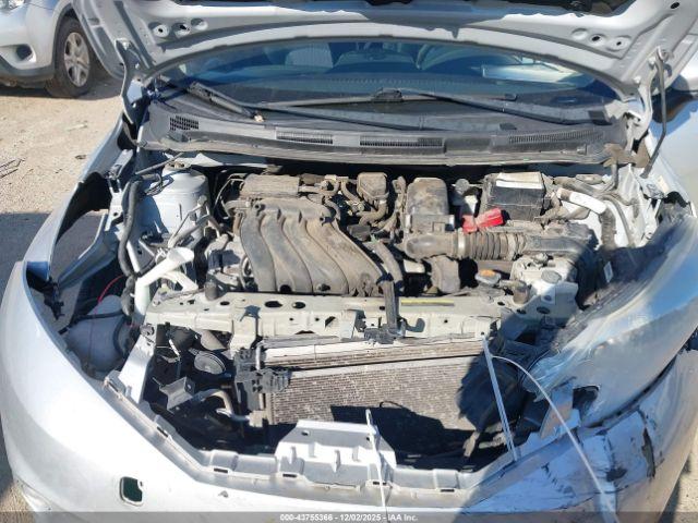 Nissan Versa Image 12