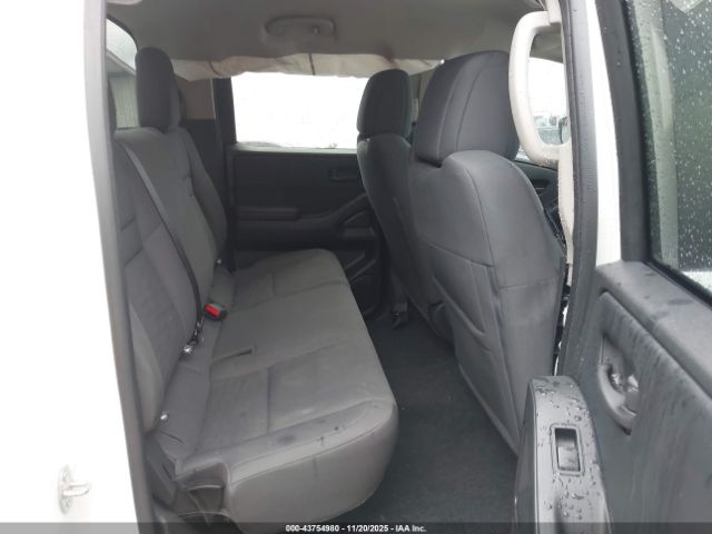 Nissan Frontier S 4x2 Image 4