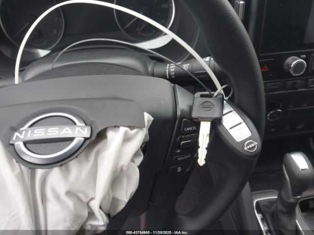 Nissan Frontier S 4x2 Image 8