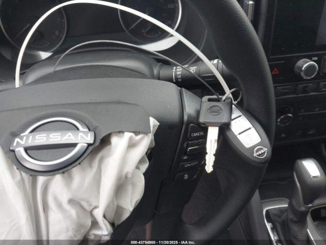 Nissan Frontier S 4x2 Image 8