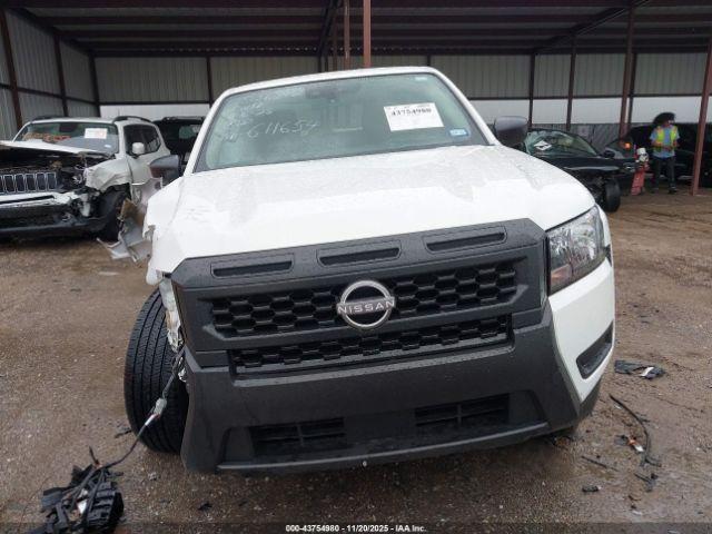 Nissan Frontier S 4x2 Image 11