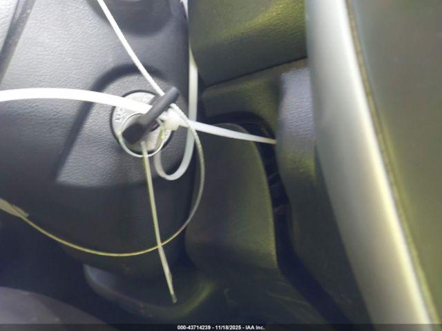 Nissan Versa 1.6 Sv Image 9