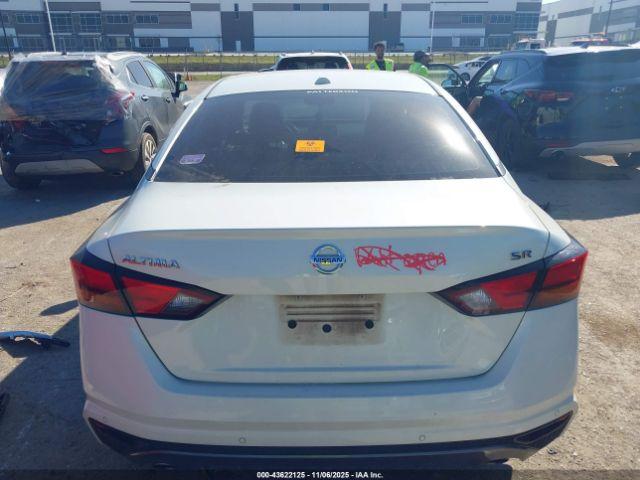 Nissan Altima Sr Fwd Image 15