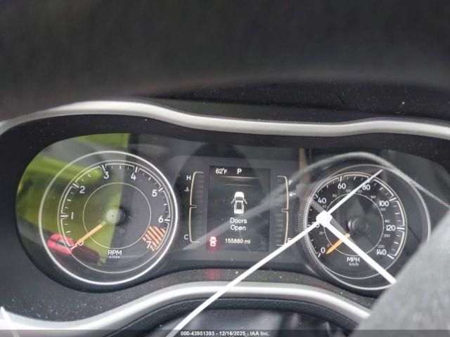 Jeep Cherokee Sport Image 11